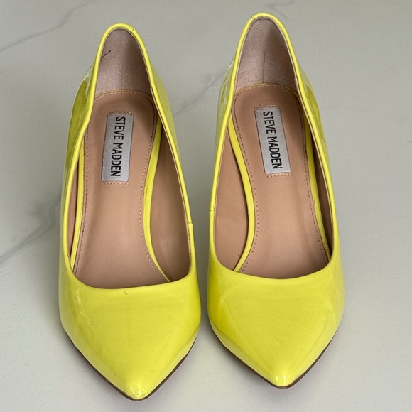 Steve Madden Neon Patent Leather Pumps in Citron - Picture 1 of 7